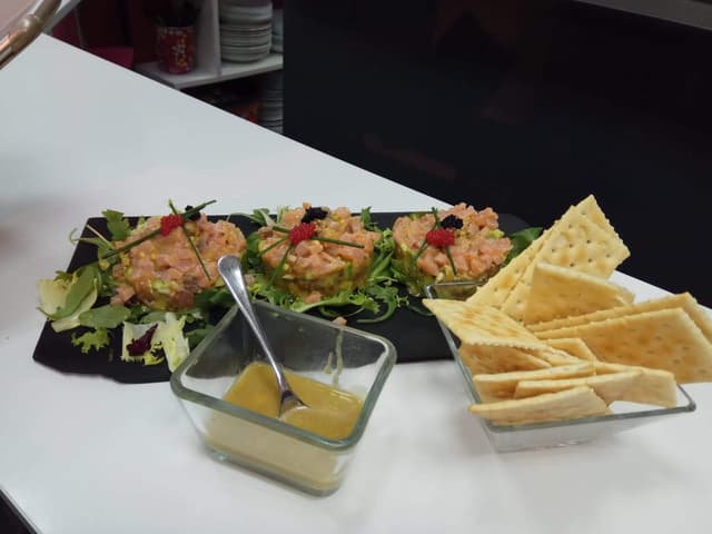 Tartar de salmón con aguacate